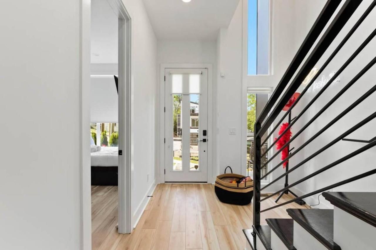 Holiday home Urban Oasis: Modern Luxury Near Downtown