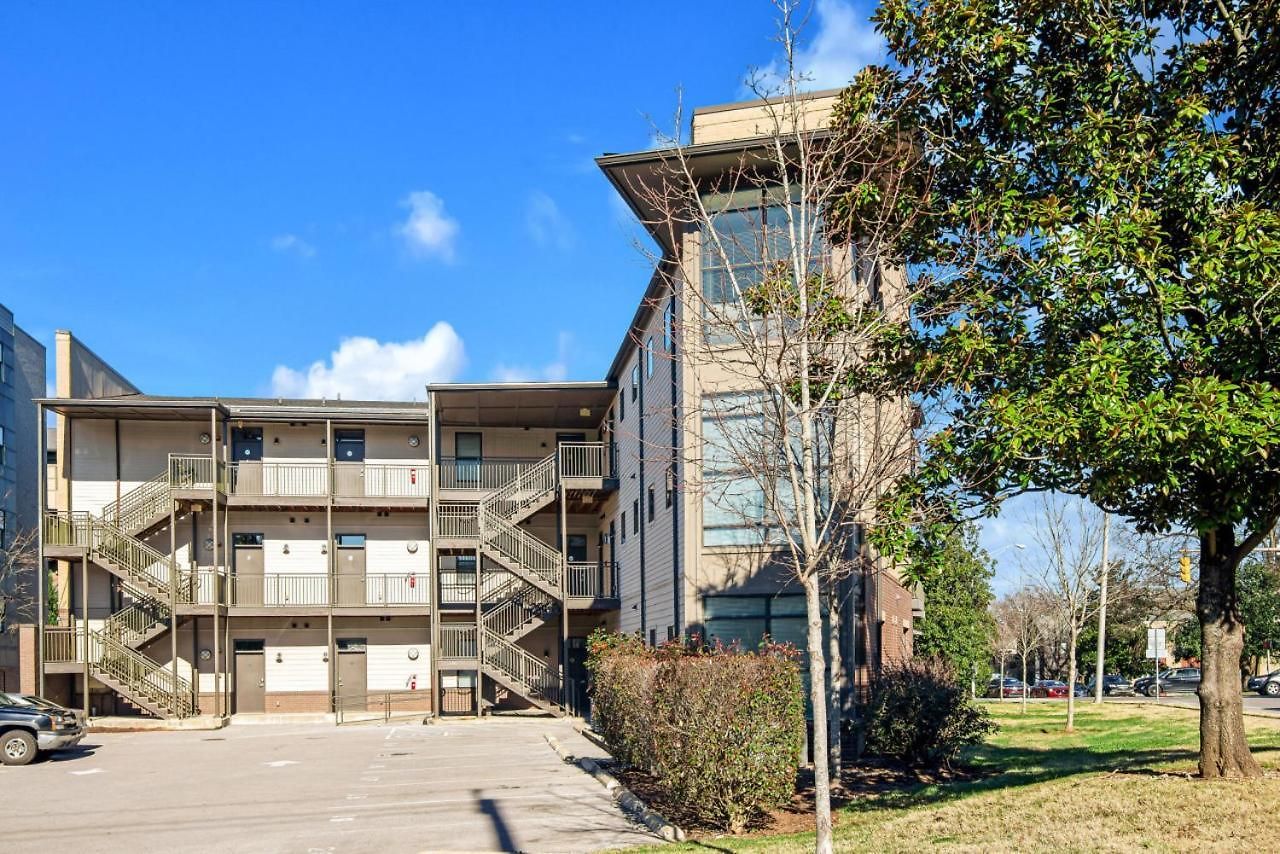 1st Floor & No Steps By Vanderbilt, Belmont & Food Holiday home *