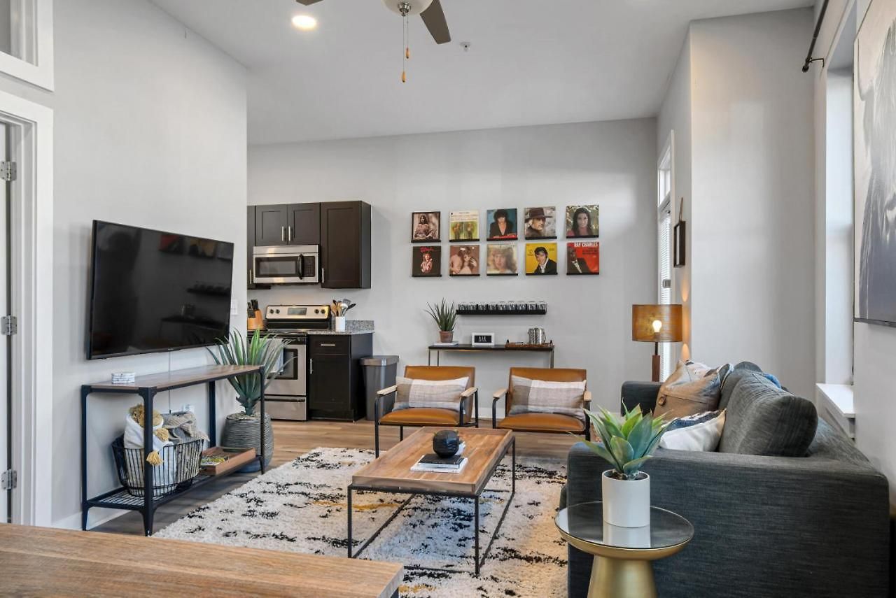 Holiday home 1st Floor & No Steps By Vanderbilt, Belmont & Food *