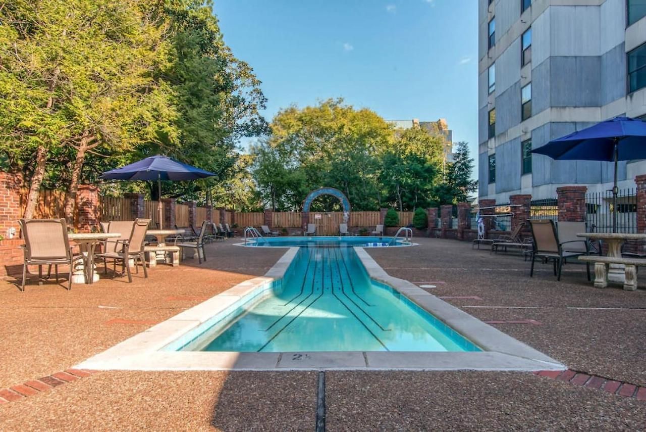 Famous Music Row 1 Bedroom With Free Parking And Pool Holiday home Nashville