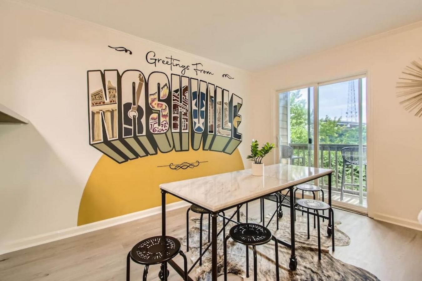 With Pool And Free Parking Walk Downtown & Germantown Apartment Nashville