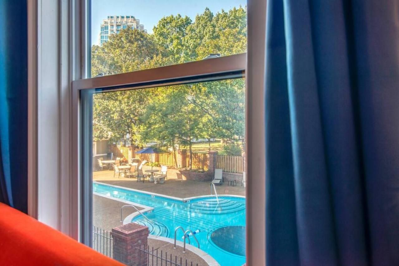 Famous Music Row 1 Bedroom With Free Parking And Pool Holiday home Nashville