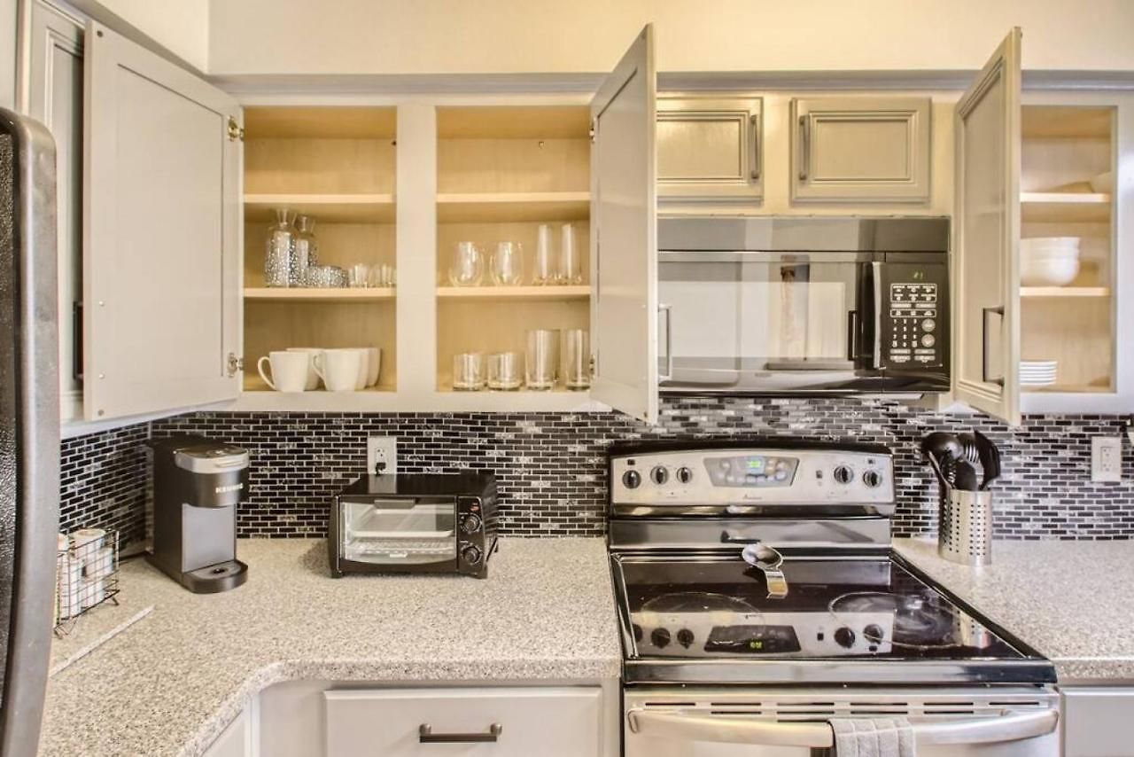Apartment With Pool And Free Parking Walk Downtown & Germantown