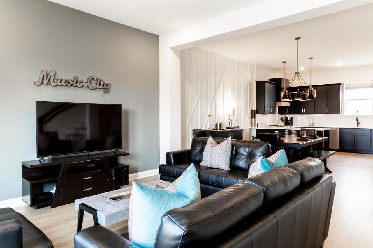 Diamond Retreat Townhome With Garage 3 Mi To Downtown Holiday home Nashville