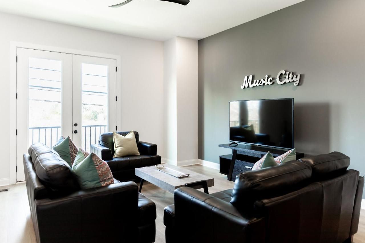 Diamond Retreat Townhome With Garage 3 Mi To Downtown * Nashville