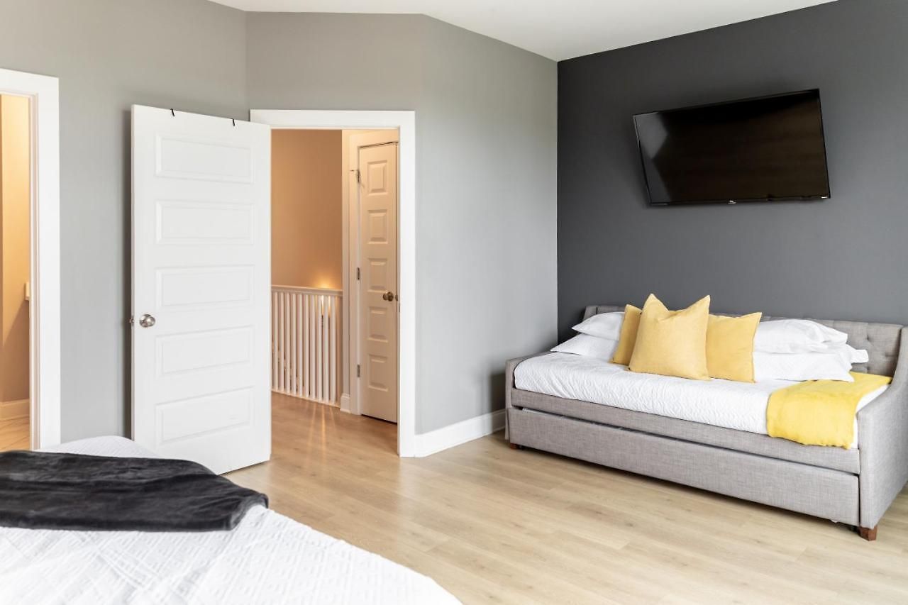 Holiday home Star Retreat Townhome With Garage 3 Miles To Downtown Nashville