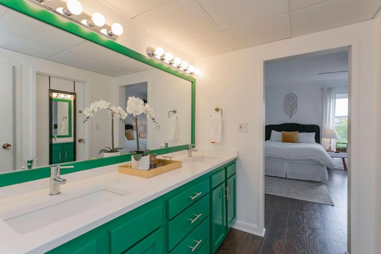 To The Stars On Music Row With Pool And Free Parking Holiday home