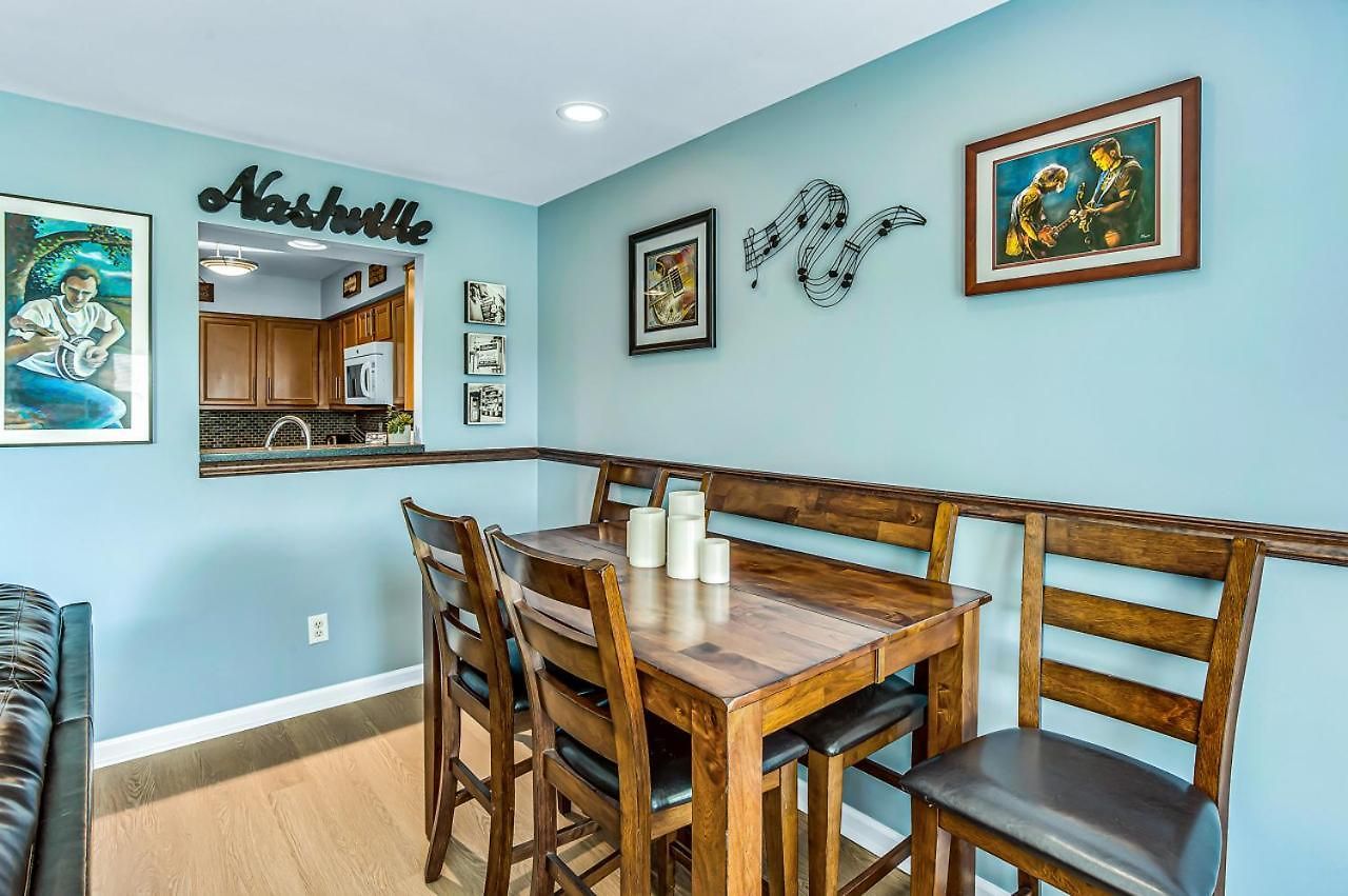 Holiday home Riverfront View Near Downtown, Walk To Restaurants