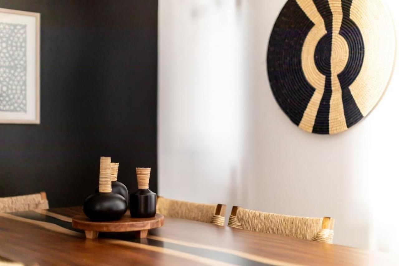 Apartment Stylish Downtown With Patio & Free Parking