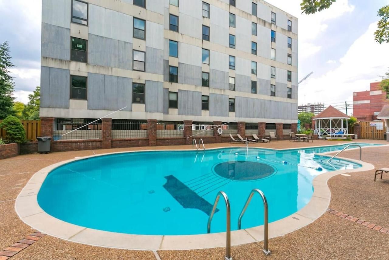 Holiday home Music Holiday, On Music Row, Has Pool & Free Parking *