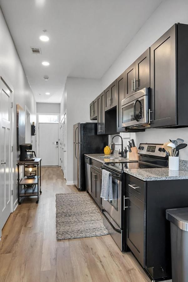 1st Floor & No Steps By Vanderbilt, Belmont & Food *