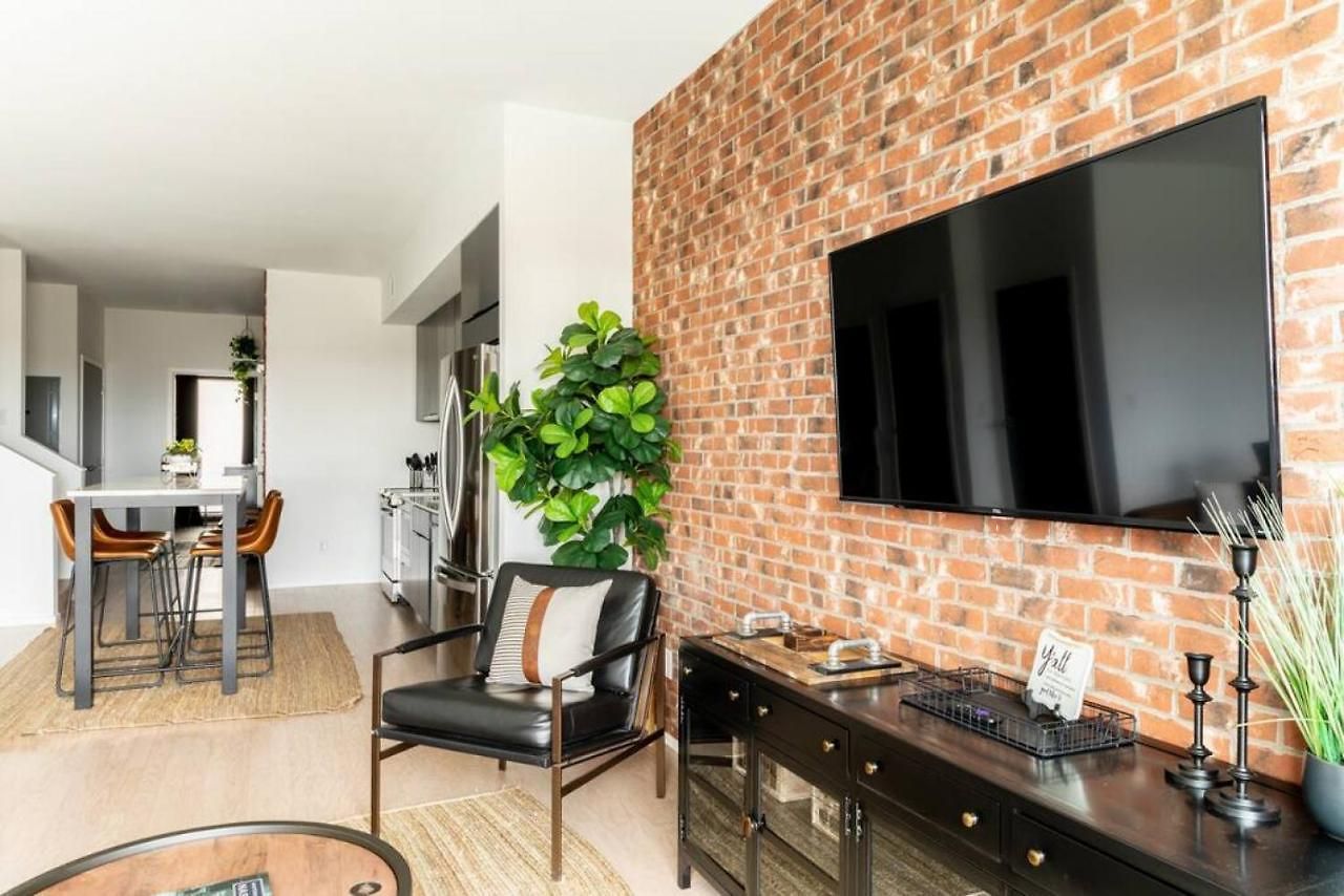 Stunning River View Walk To Downtown Rooftop Patio *