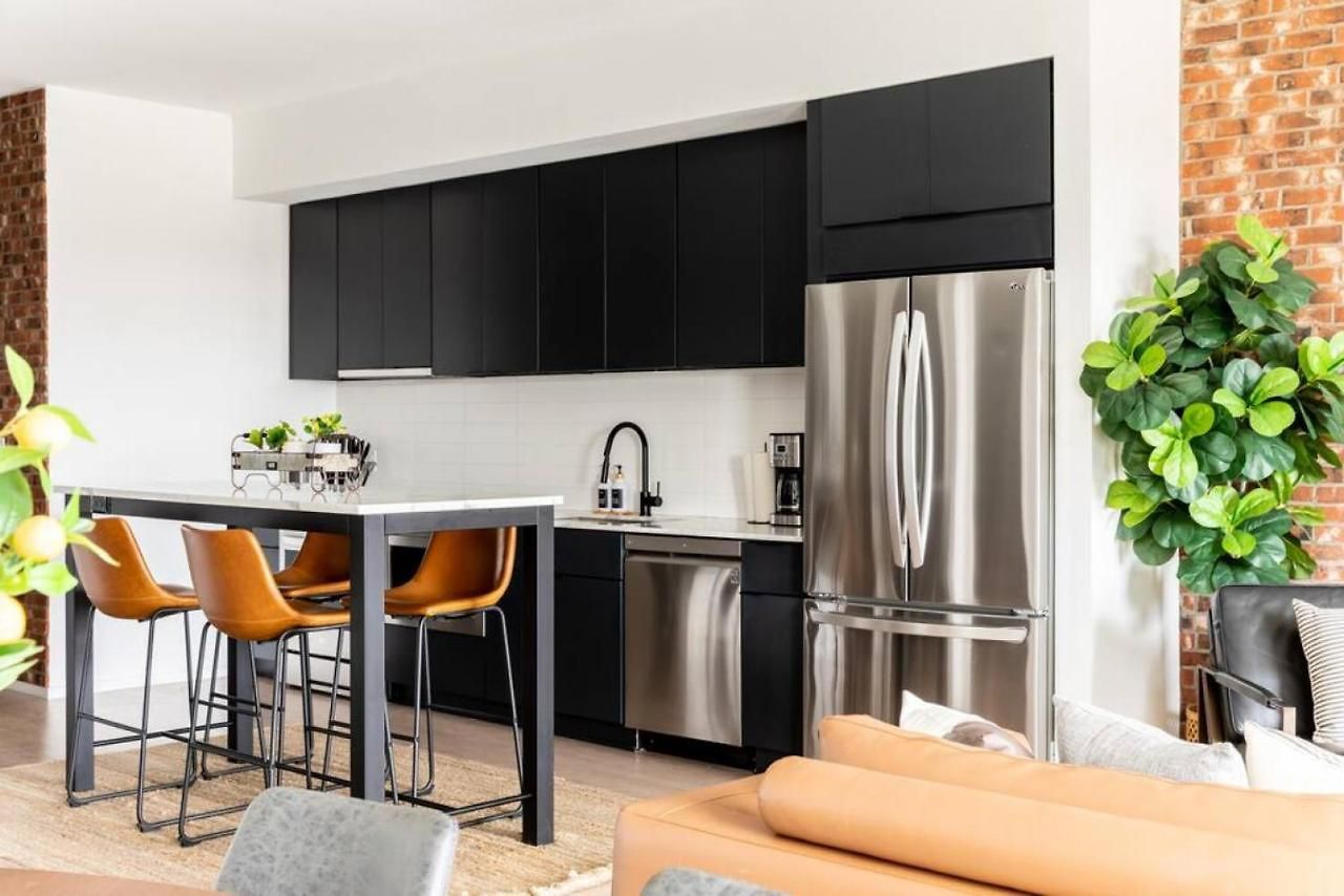 Stunning River View Walk To Downtown Rooftop Patio *