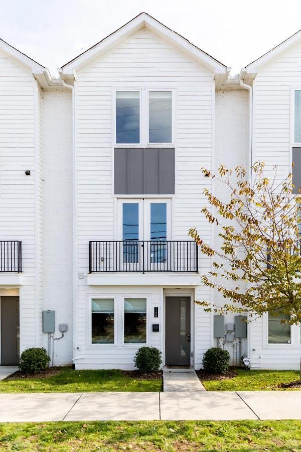 Diamond Retreat Townhome With Garage 3 Mi To Downtown Holiday home Nashville