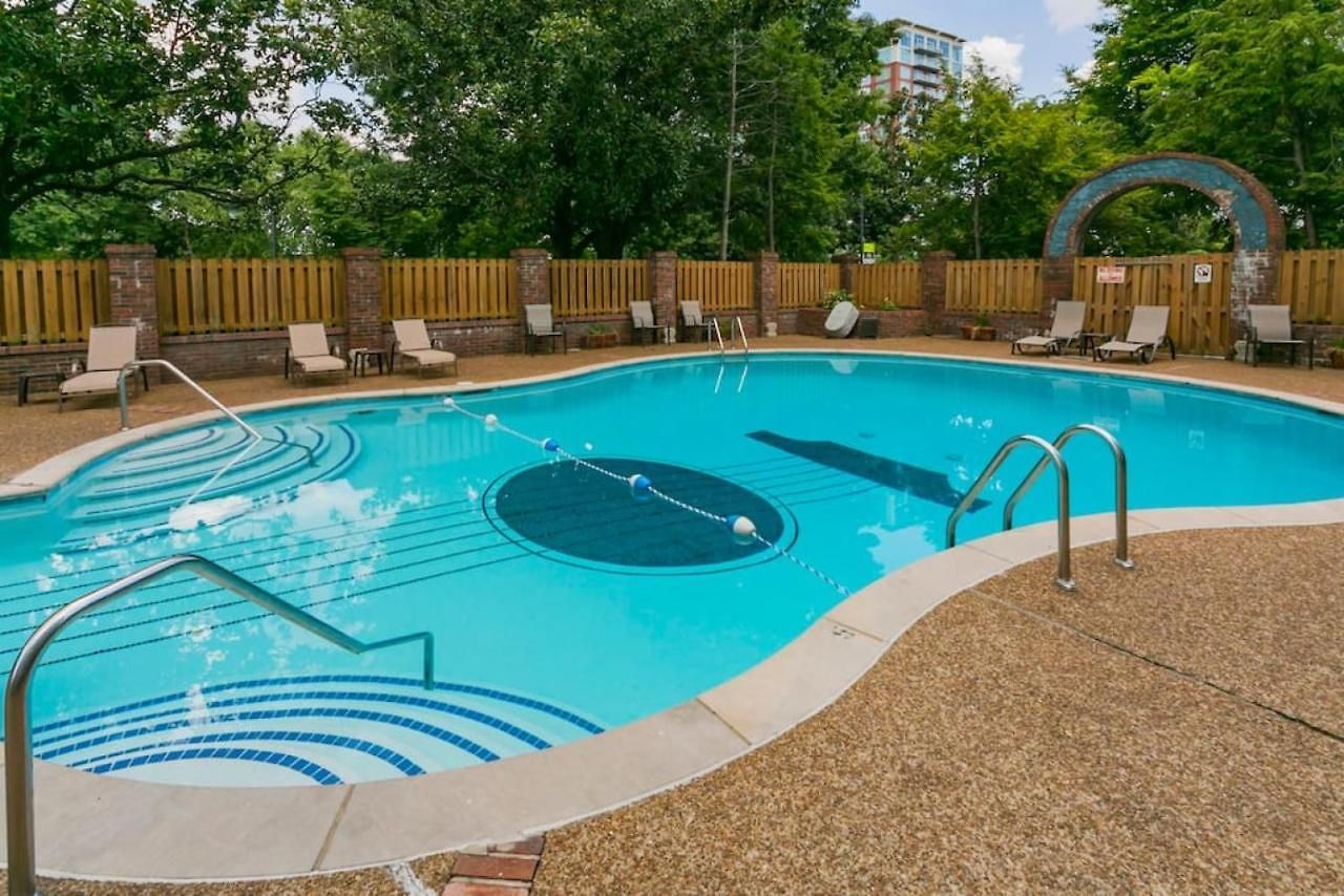 Holiday home To The Stars On Music Row With Pool And Free Parking *