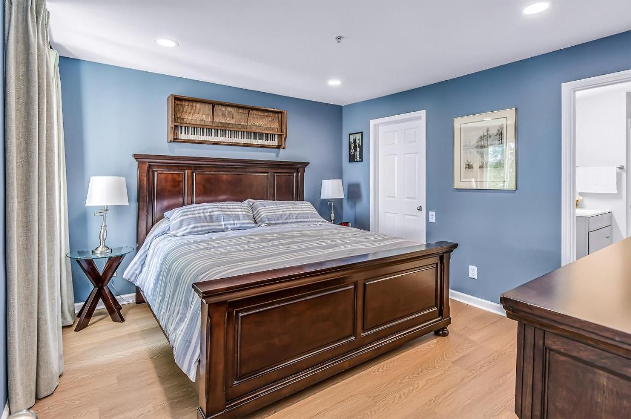 Holiday home Riverfront View Near Downtown, Walk To Restaurants Nashville