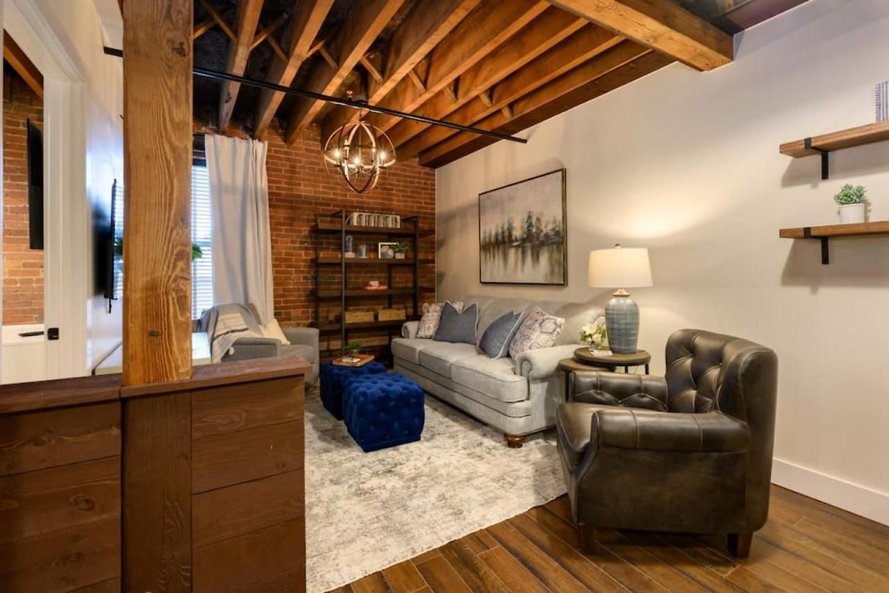 Regal Retreat In Pool Gym Free Parking