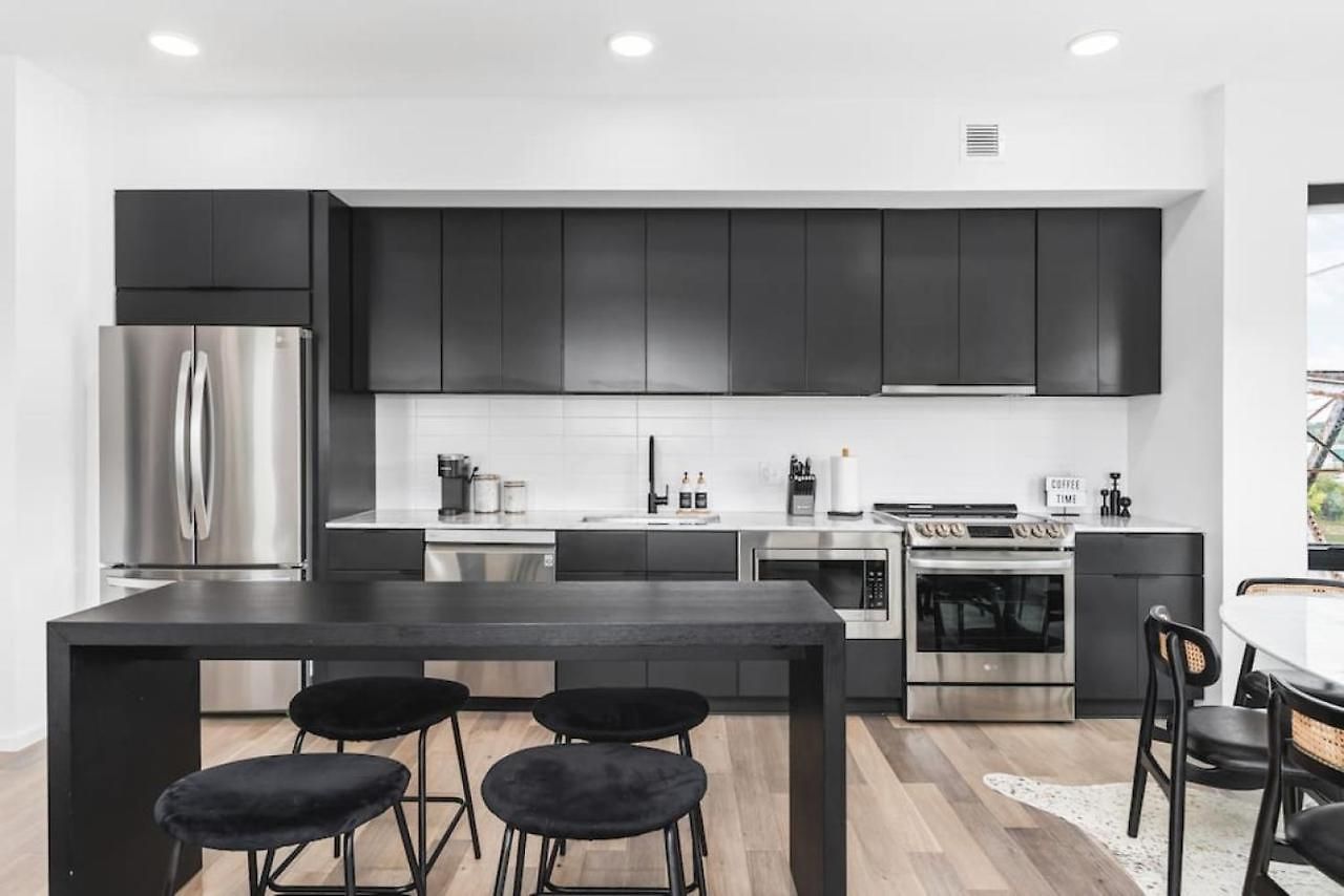 Oasis On The River With Garage Walk To Downtown Apartment