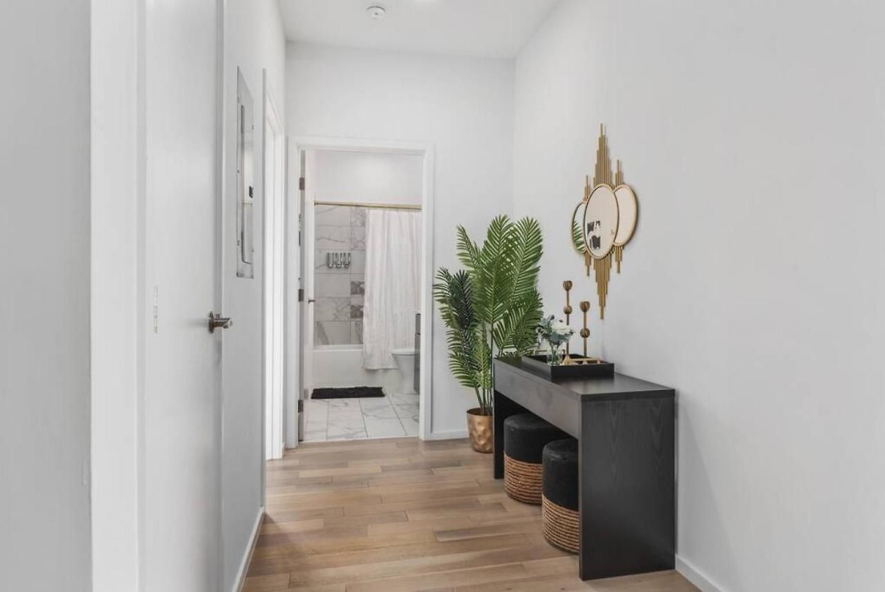 Oasis On The River With Garage Walk To Downtown *
