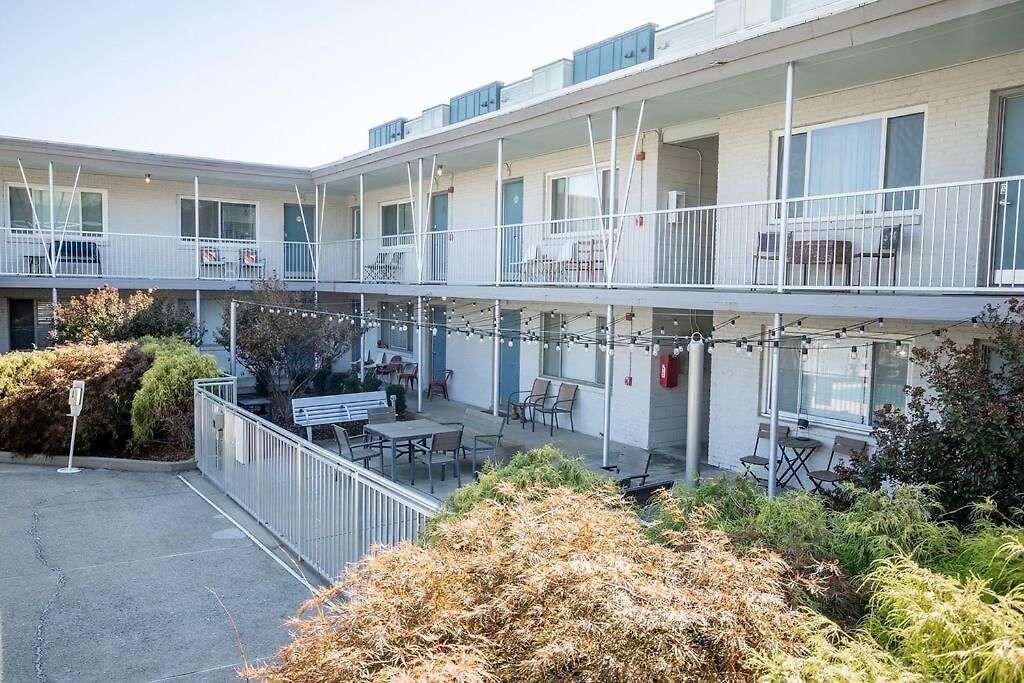 Walk To 12 South, 7 Min To Downtown, Free Parking! Apartment