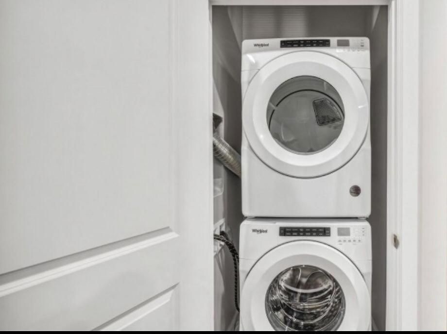 Spacious Castle W Gym Pool Free Parking I Walk To Dowtown N Broadway Apartment Nashville