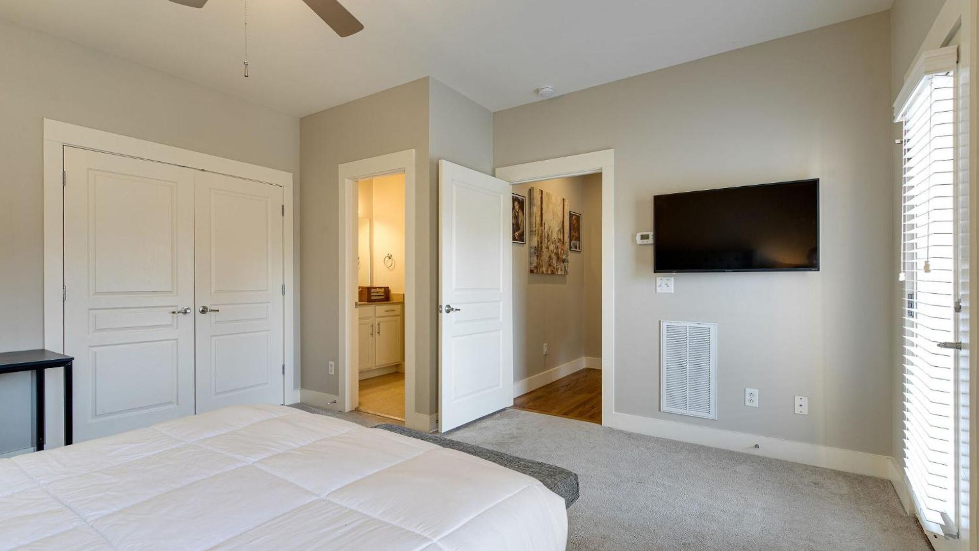 Modern 3-story West End - Free 2-car Garage *
