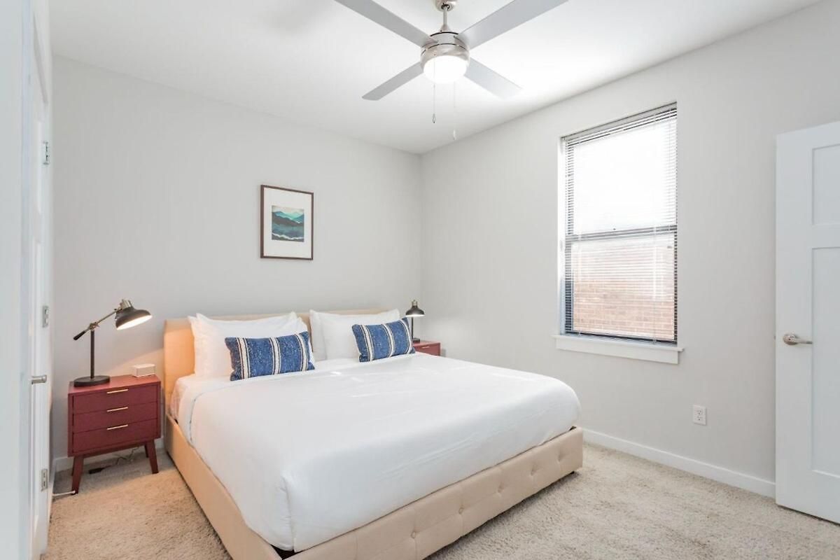 Cozysuites Two Music Row In Apartment