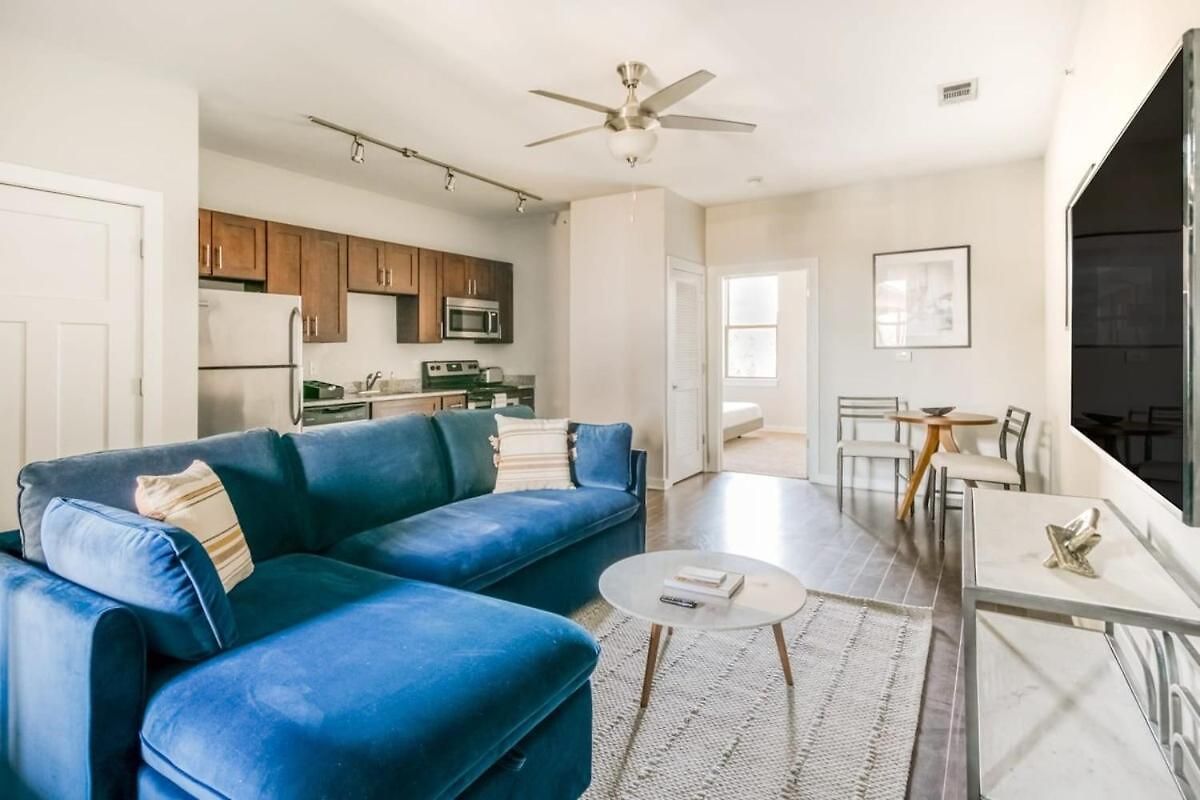 Two Cozysuites Spacious Music Row *