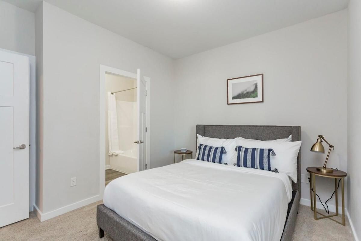 Apartment Cozysuites Two Alluring Music Row