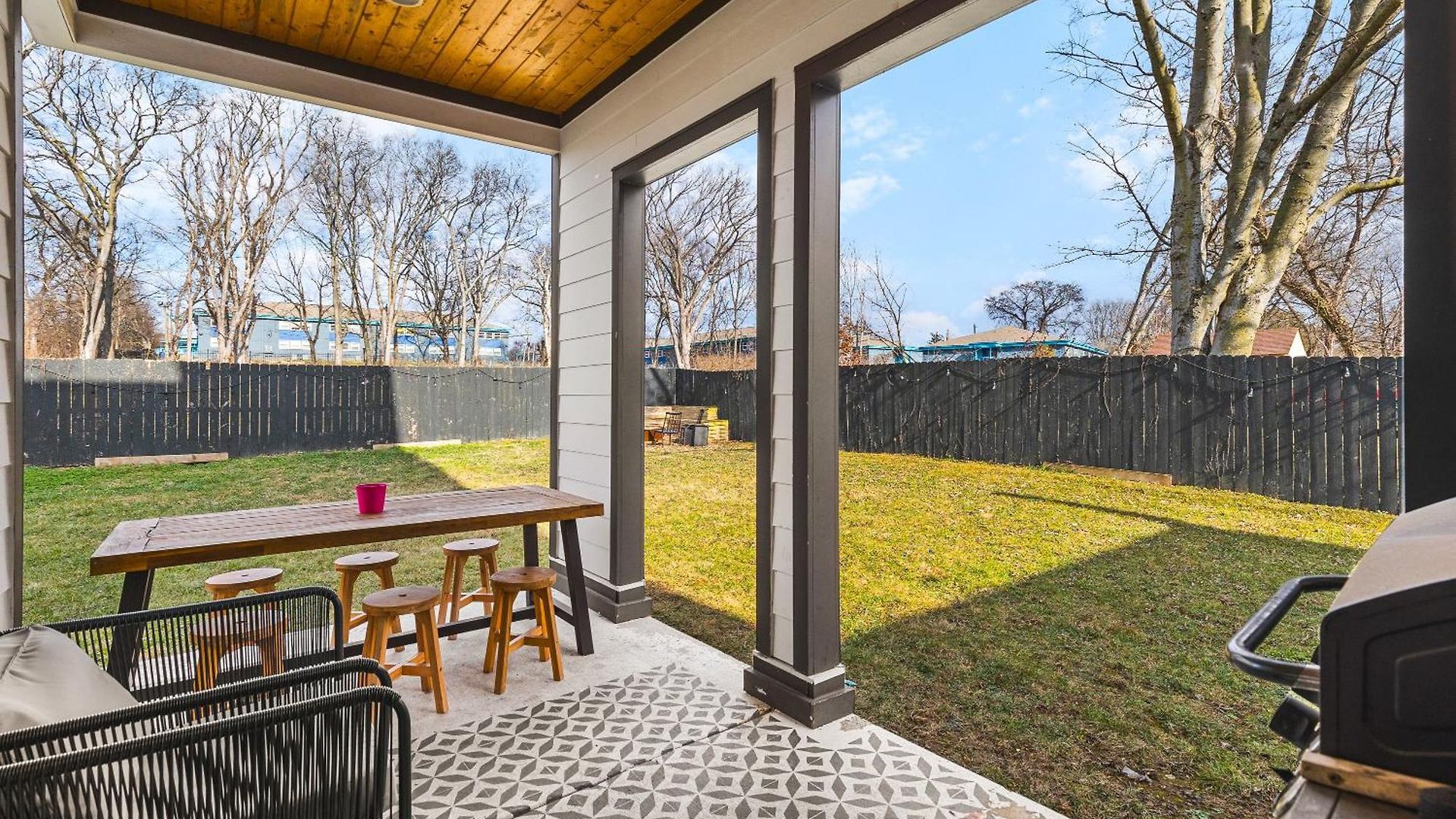 Modern Luxury Rooftop Deck, 3 Mi To Downtown Holiday home *