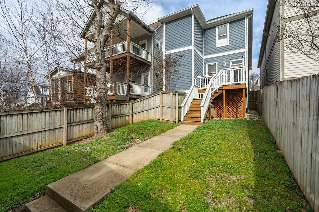 Holiday home New 7 Mins To Broadway Sleeps 8 Nashville