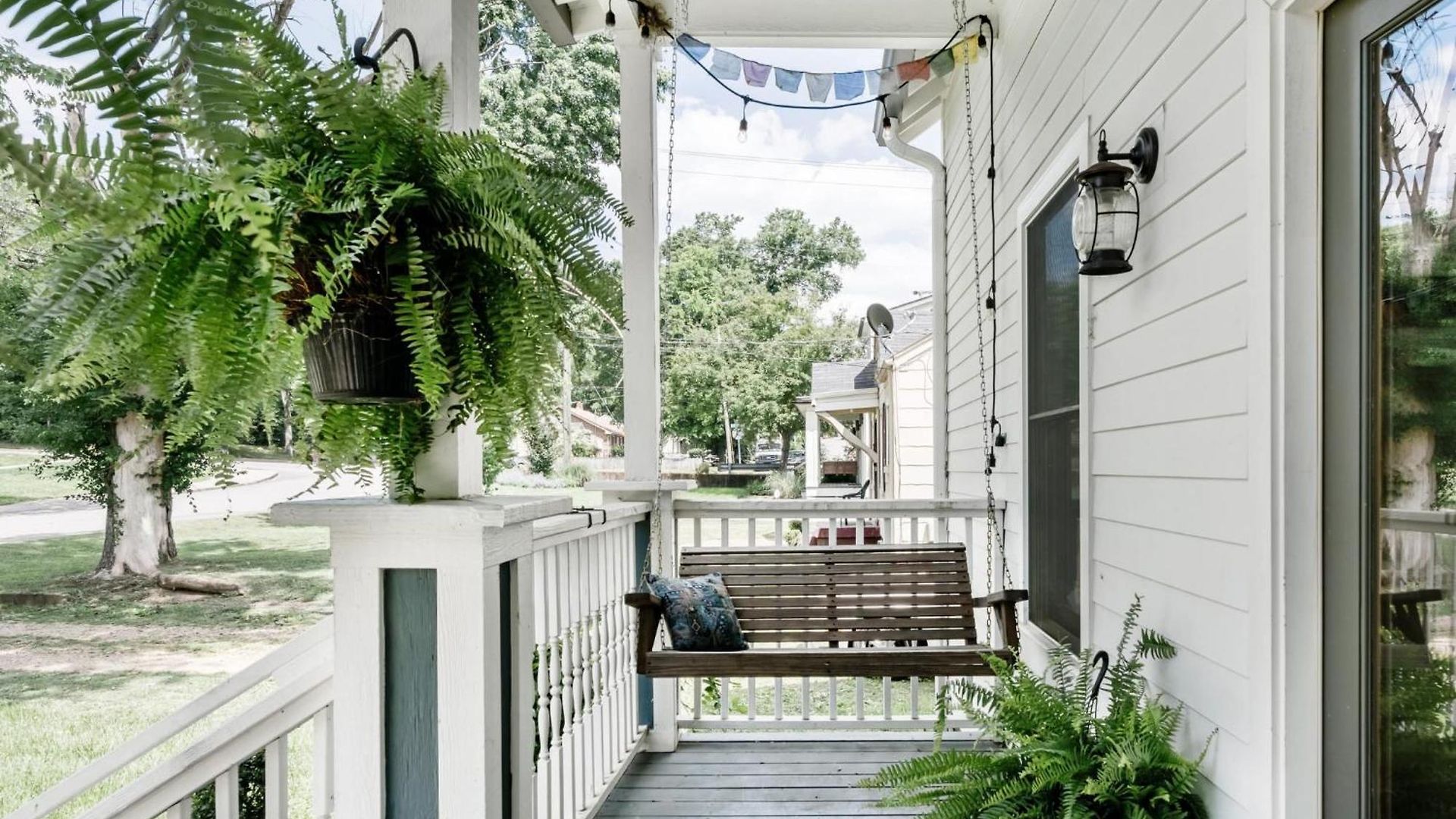 Modern Boho Family House Near Shops In East Nashville