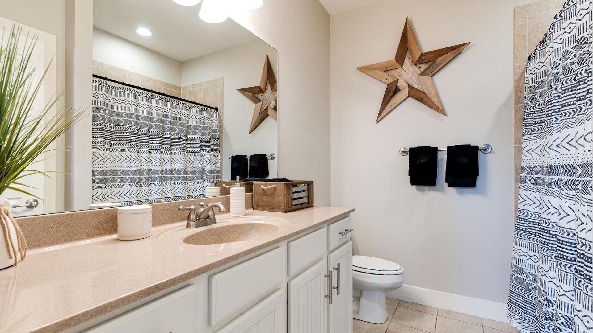 Modern 3-story West End - Free 2-car Garage Apartment *