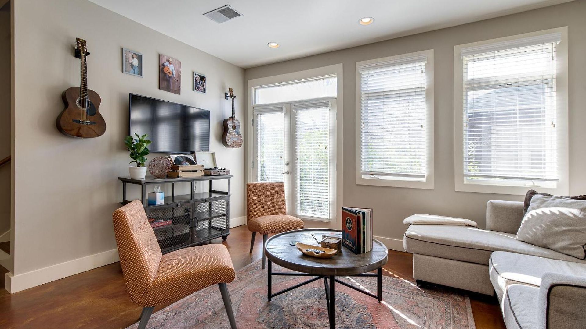 Modern 3-story West End - Free 2-car Garage Apartment Nashville