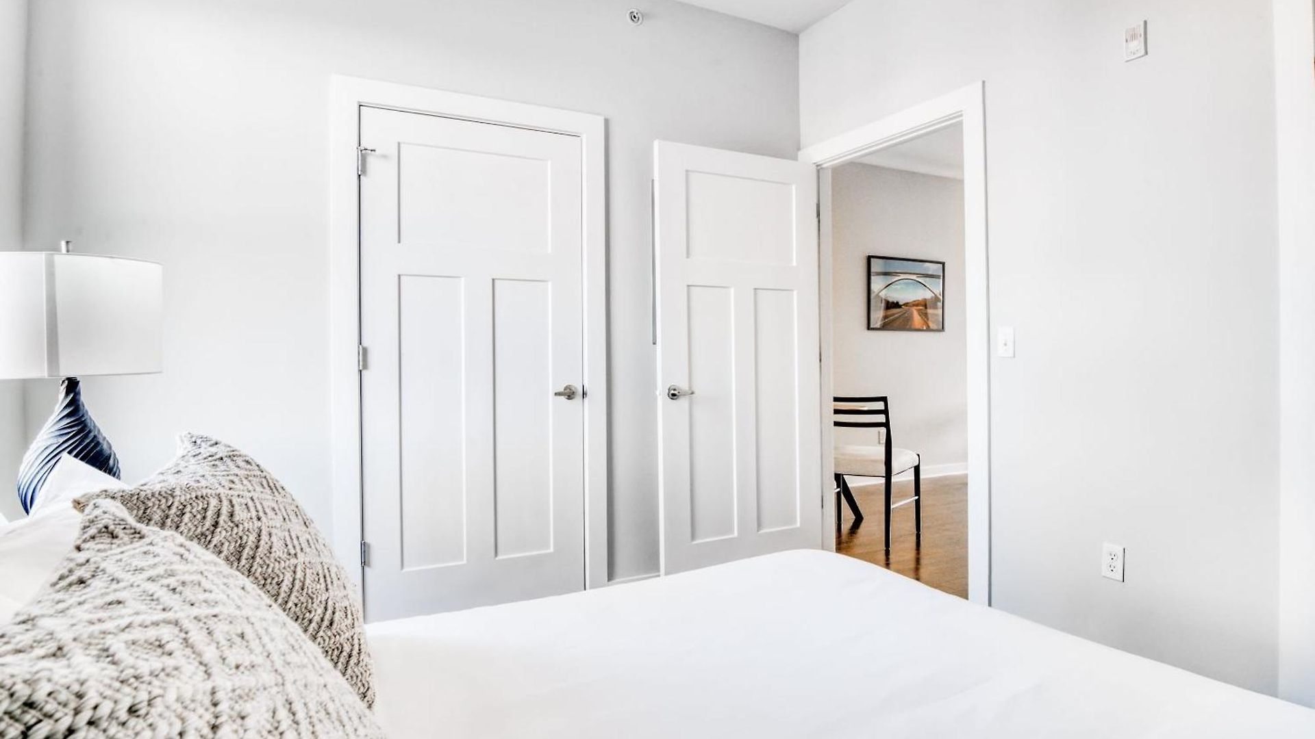 Cozysuites Music Row Bold 1br In Midtown Apartment