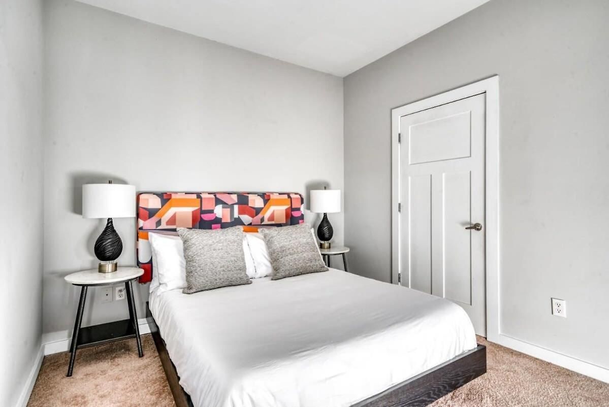 Apartment Cozysuites Music Row Spacious 2br In Nashville! 46 *