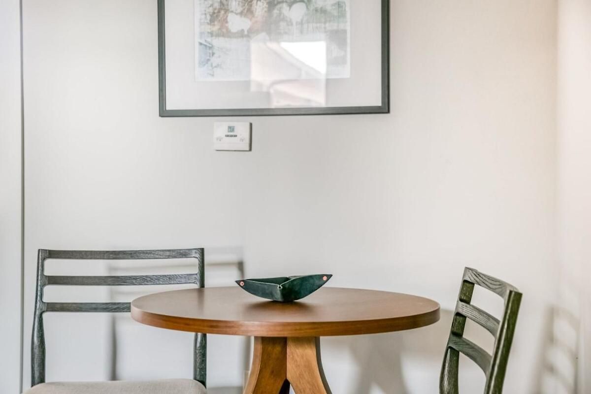 Cozysuites Two Music Row In Apartment