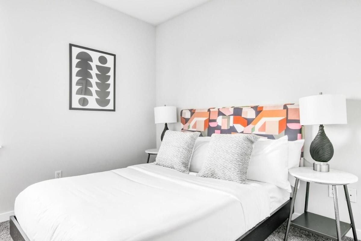 Cozysuites Two Stunning Music Row *