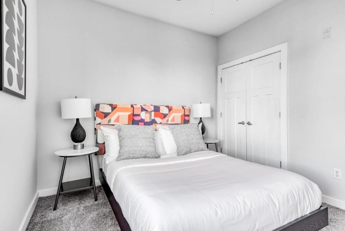Cozysuites Two Charming Music Row Apartment *