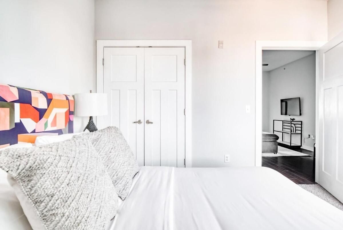 Two Cozysuites Charming Music Row Apartment *