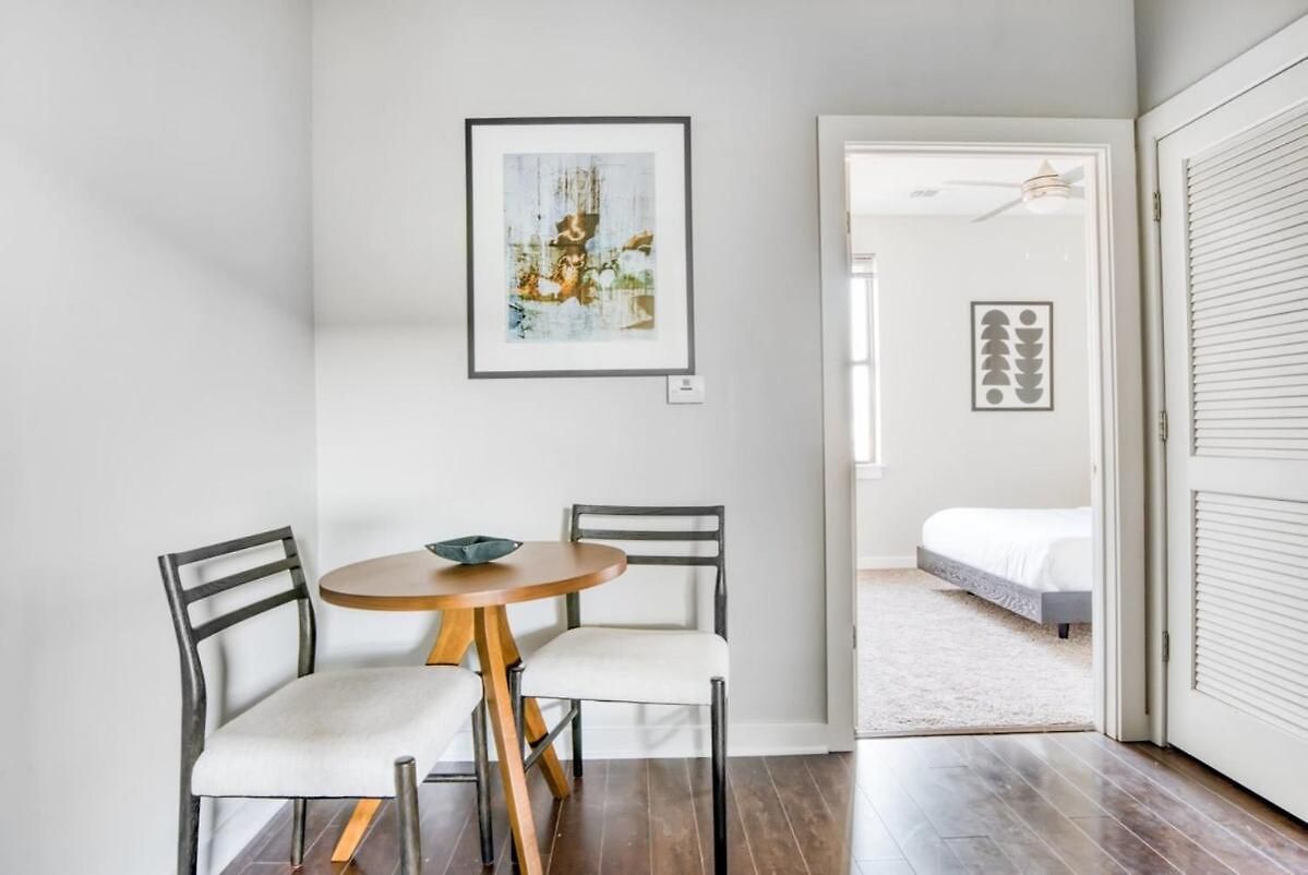 Two Cozysuites Charming Music Row Apartment Nashville