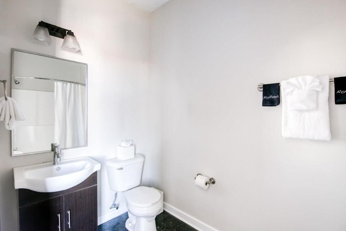 Apartment Two Cozysuites Modern Music Row Nashville