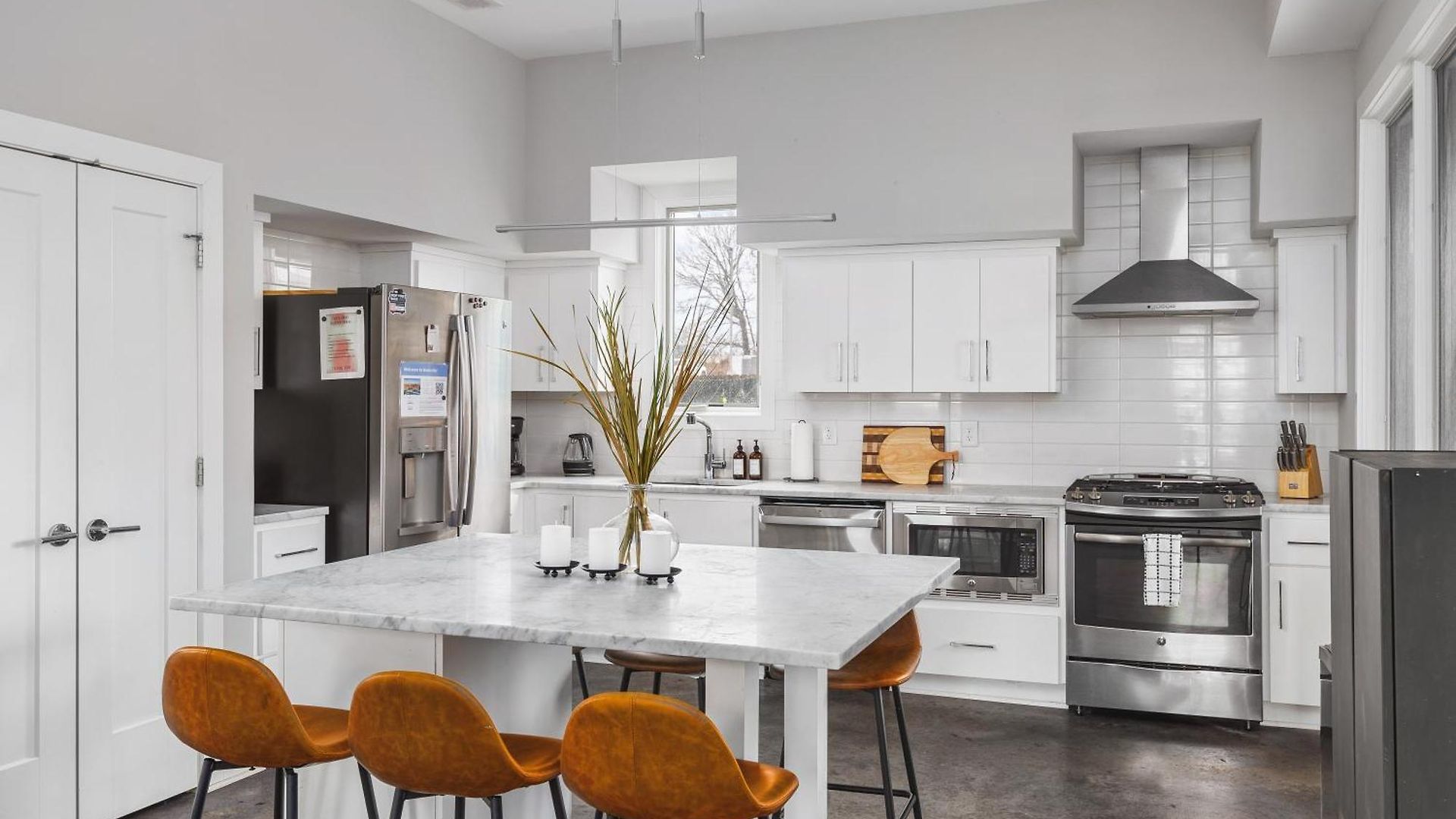 Holiday home Modern Luxury Rooftop Deck, 3 Mi To Downtown *