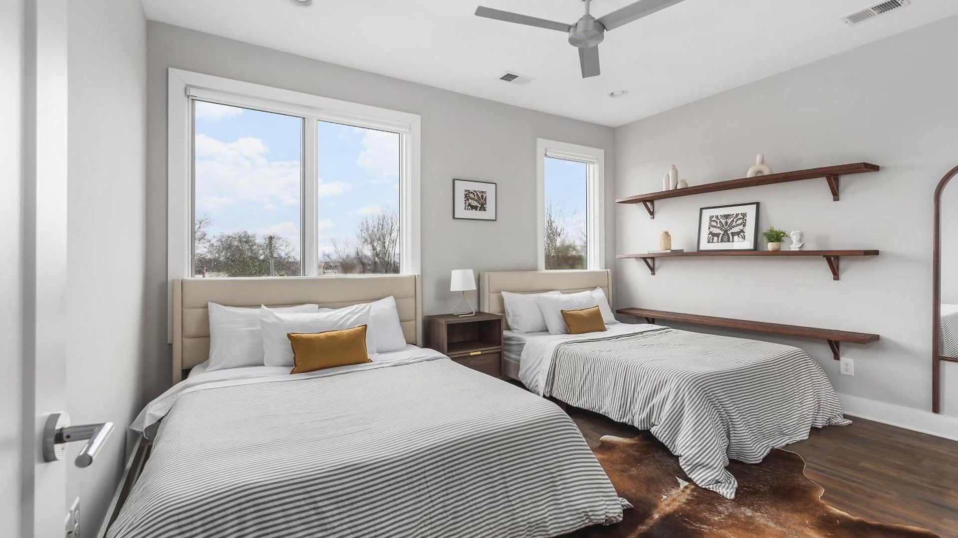 Holiday home Modern Luxury Rooftop Deck, 3 Mi To Downtown
