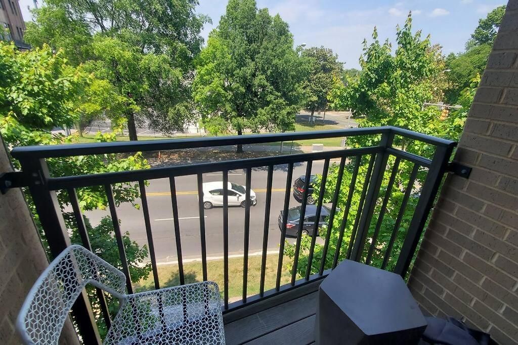 Music Row W Free Parking Apartment *