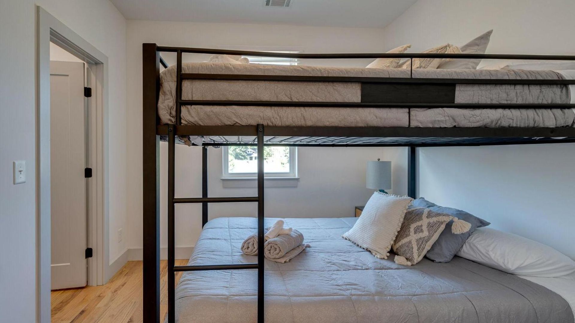 - 4908 Delaware Ave Unit G Holiday home