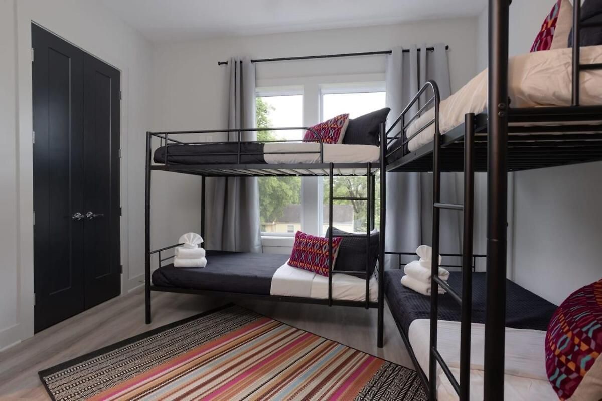 New East Oasis 13beds Roofdeck Free Parking