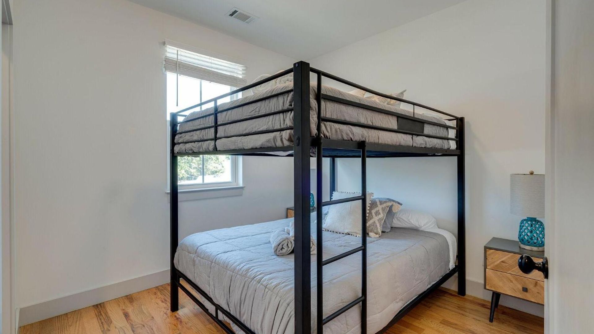 - 4908 Delaware Ave Unit G *
