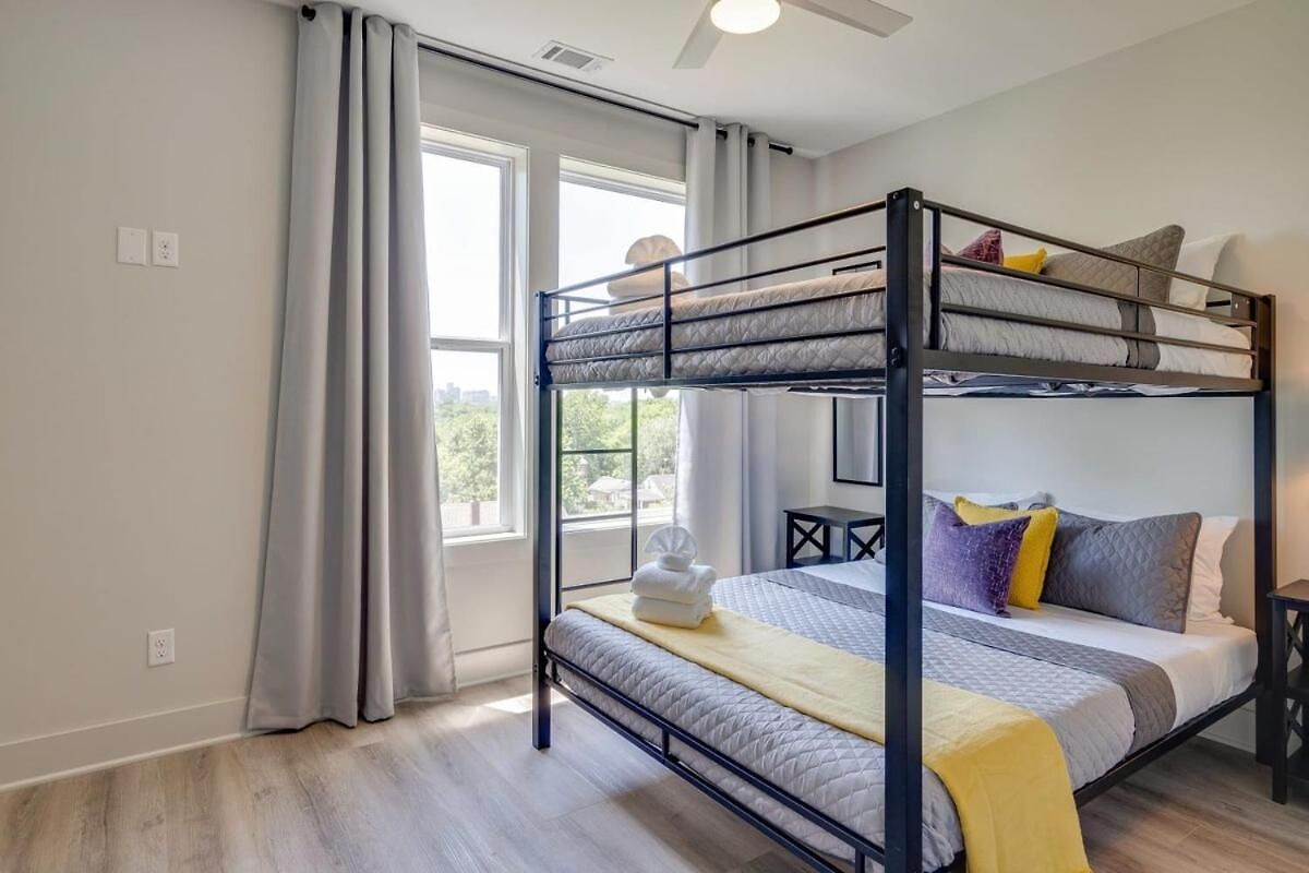 East Nash Double - 26 Beds Fast Holiday home Nashville