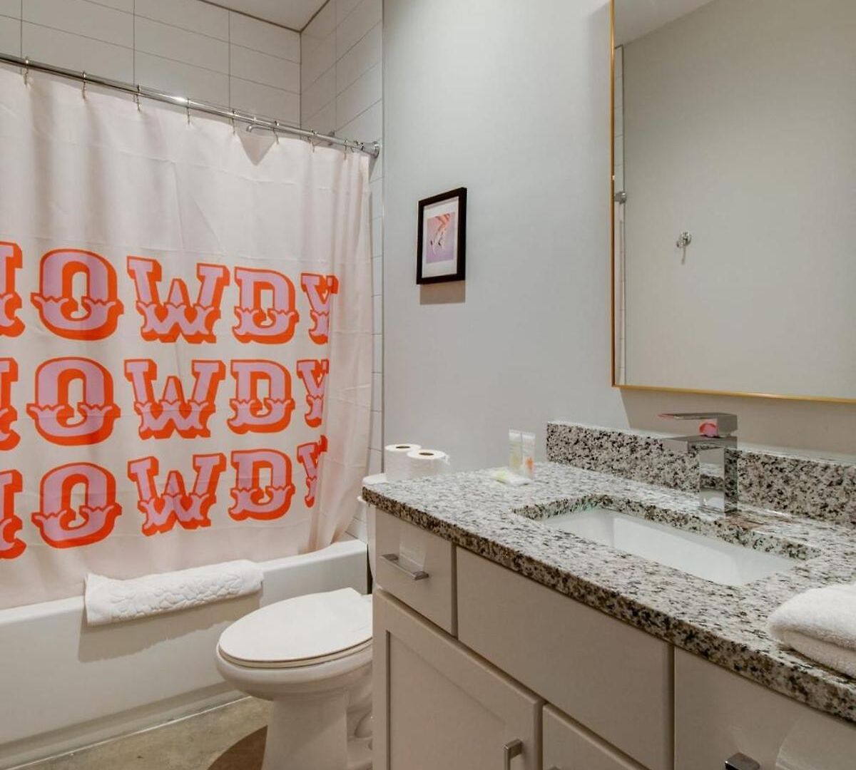 East Nash Double - 26 Beds Fast Nashville